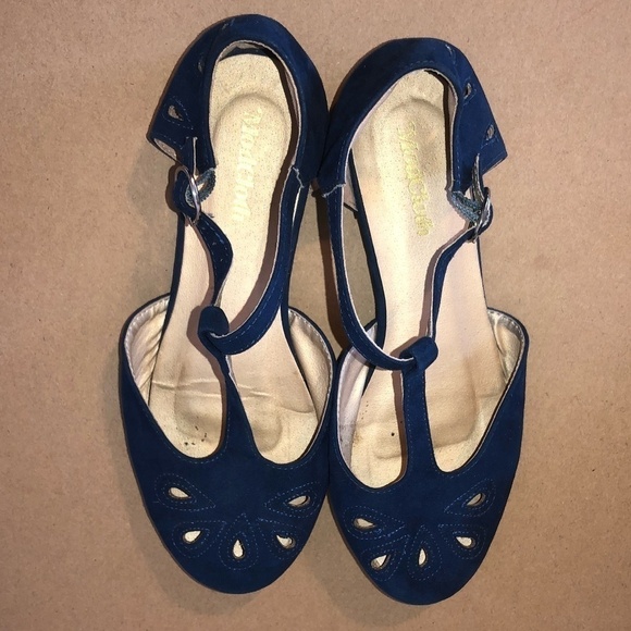 MODCLOTH Shoes The Zest is History T-Strap Women's Size 6 W Blue Flats Cutout - Picture 3 of 11